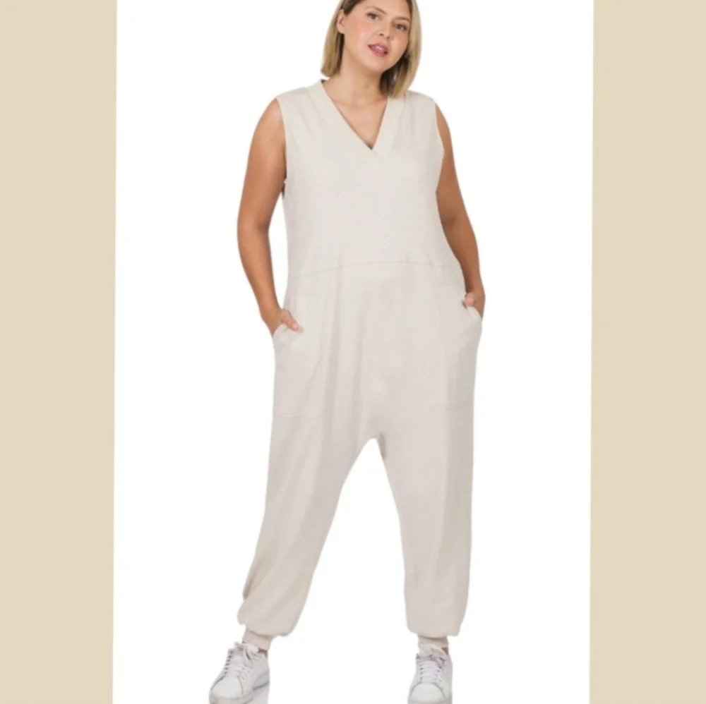 BONE SLEEVELESS HAREMJUMPSUIT *PLUS SIZE* - Picture 2 of 5